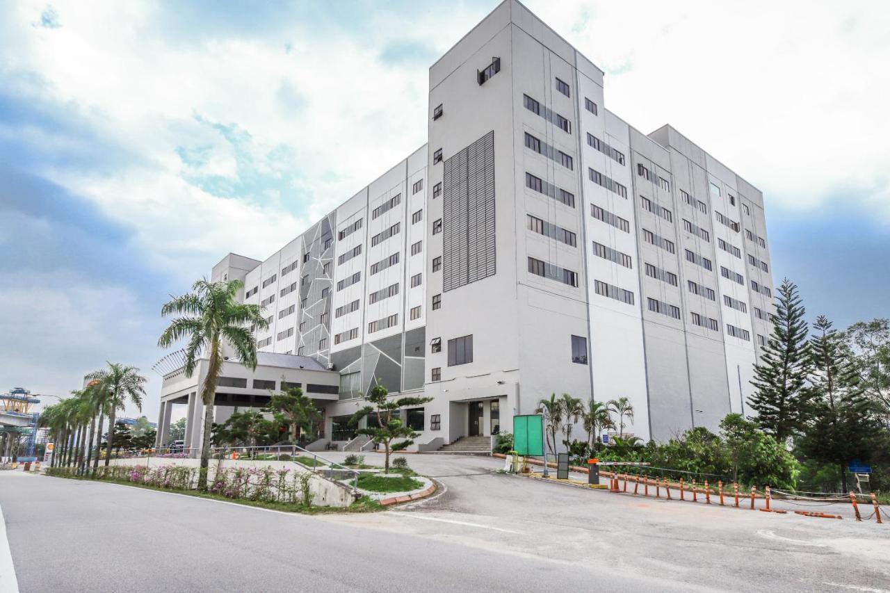 Oyo Capital O 89357 Unicorn Hotel Seri Kembangan Exterior photo